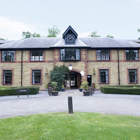 Gilwell Park Hotel Чингфорд Екстериор снимка