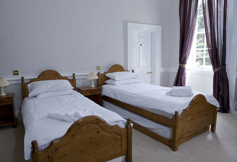 Gilwell Park Hotel Чингфорд Екстериор снимка