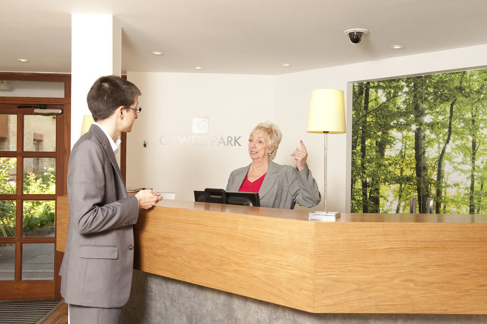 Gilwell Park Hotel Чингфорд Екстериор снимка