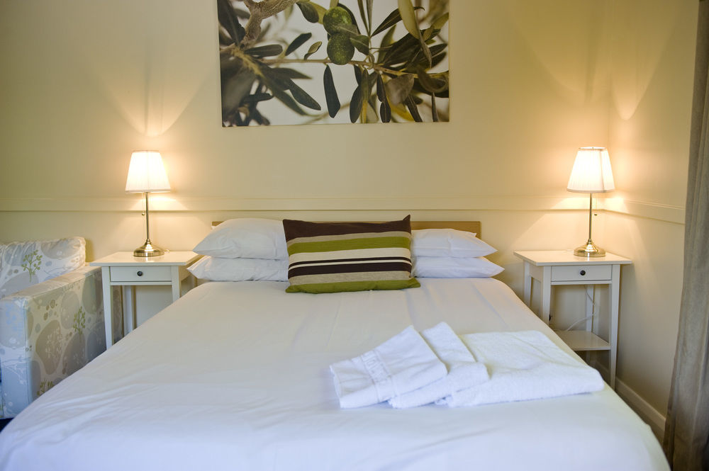 Gilwell Park Hotel Чингфорд Екстериор снимка