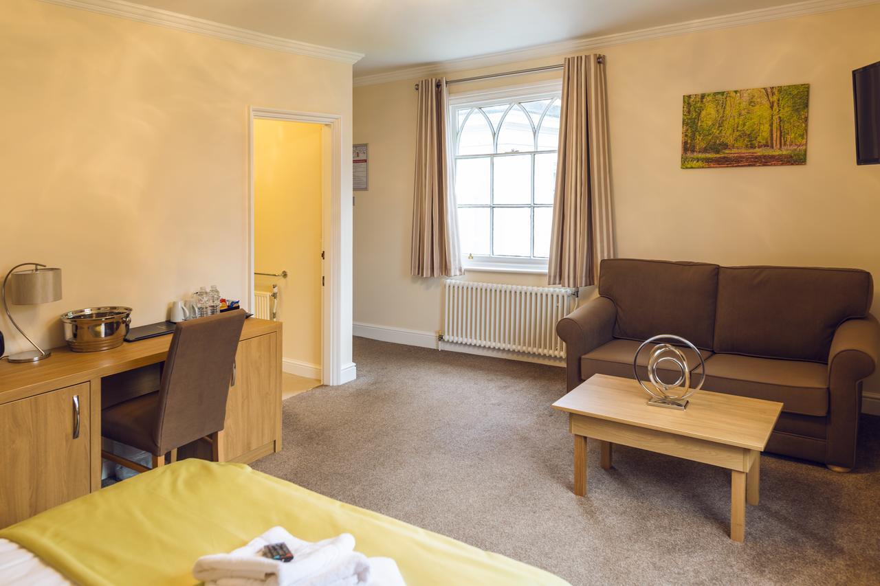 Gilwell Park Hotel Чингфорд Екстериор снимка