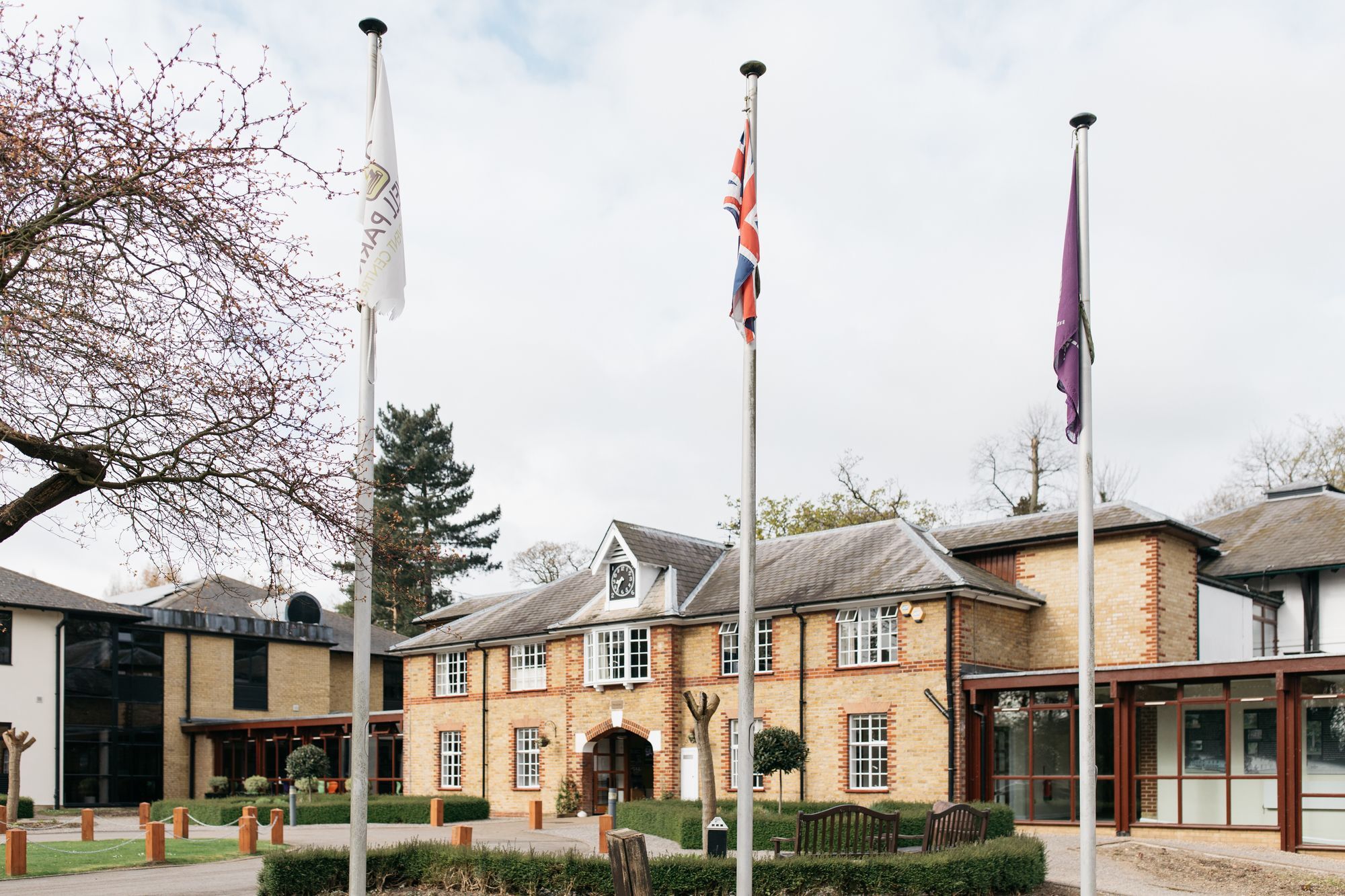 Gilwell Park Hotel Чингфорд Екстериор снимка