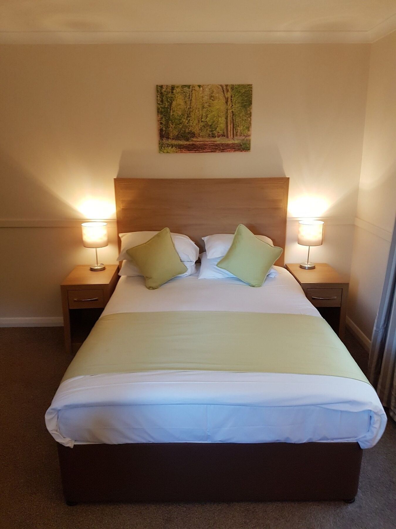 Gilwell Park Hotel Чингфорд Екстериор снимка