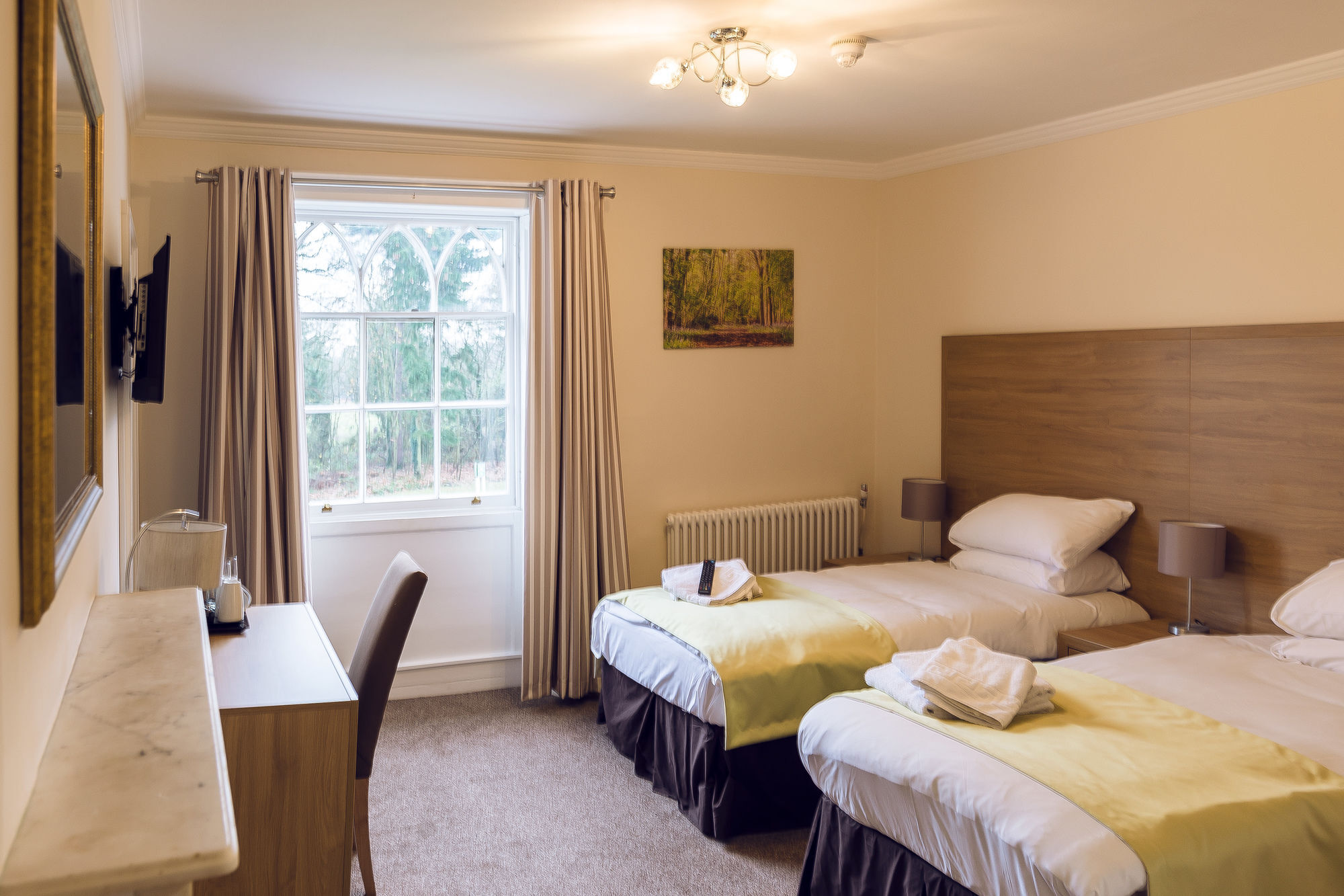 Gilwell Park Hotel Чингфорд Екстериор снимка